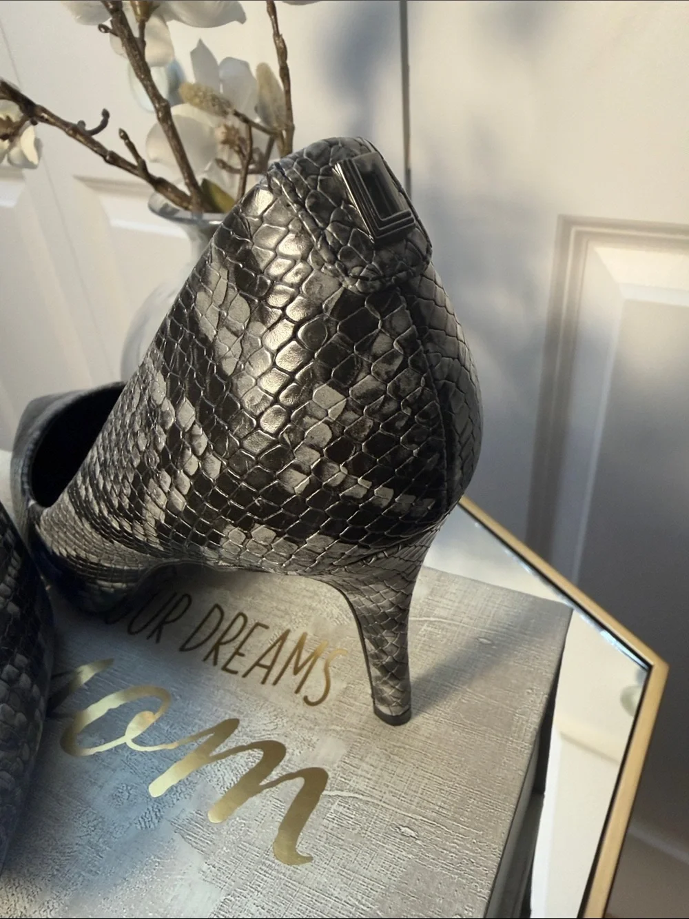 Karl Lagerfeld Black & Gray Snake-Print Pointed Toe Pumps 8M